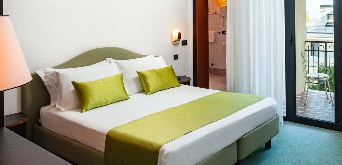 media.Slide-Camera-superior-01Hotel-Stella-Riccione