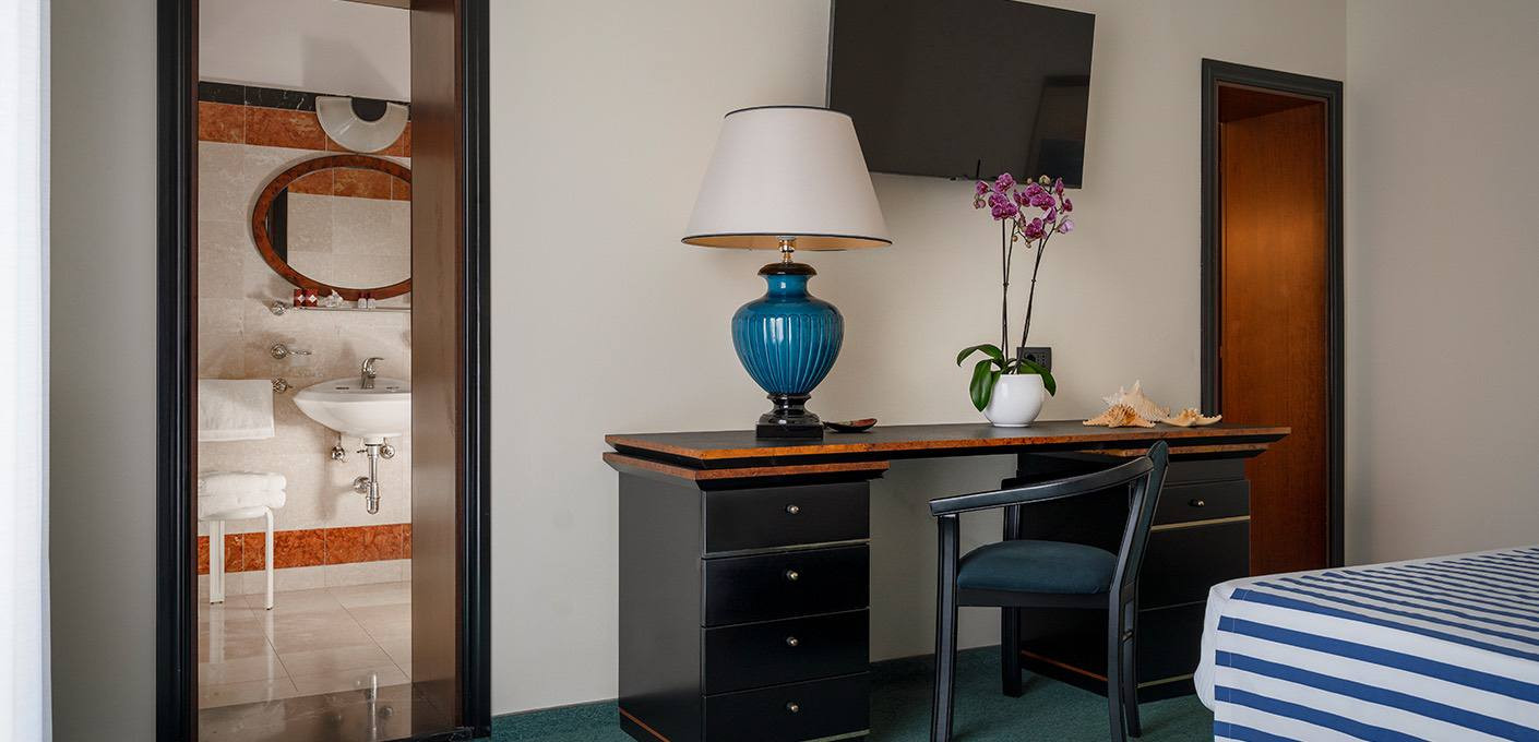 media.Camera Junior Suite Matrimoniale Hotel Stella Riccione-4